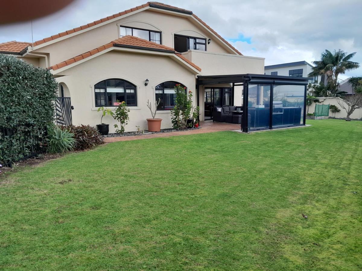 Moana Vista Villa One Tree Point Eksteriør billede